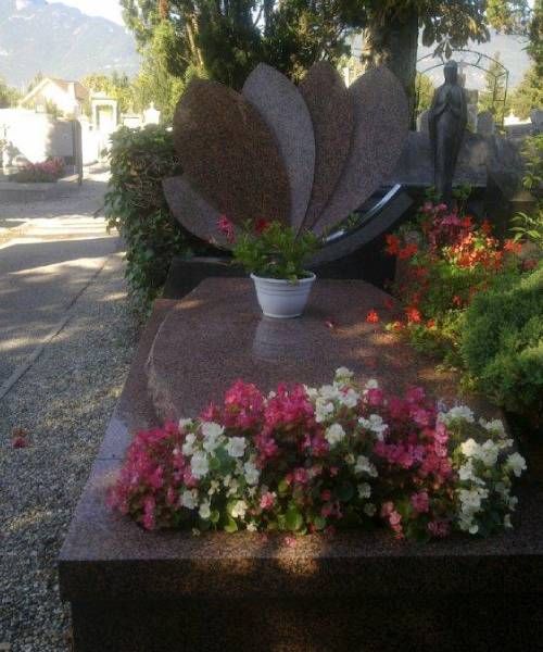 monument funéraire 2